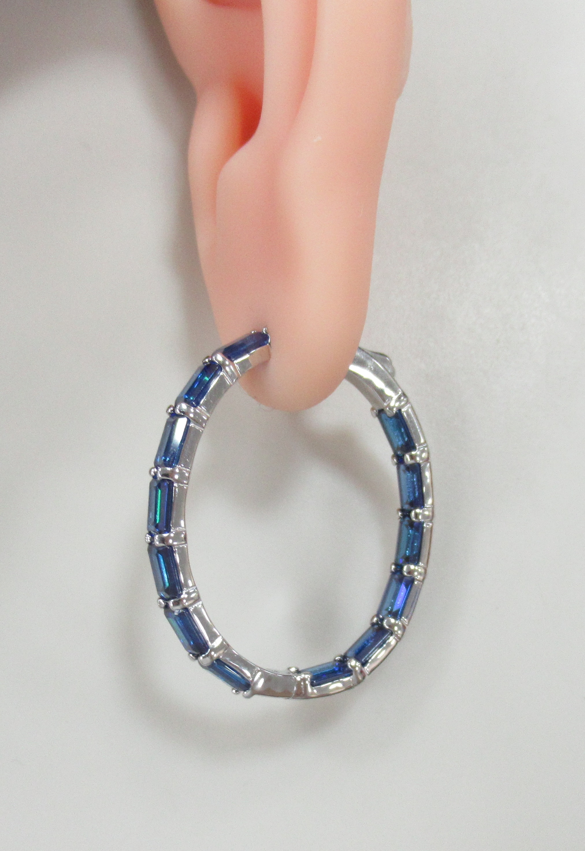 Серебряные серьги 925 пробы; вставки 26 Куб. Цирконий синий 19,5ct;